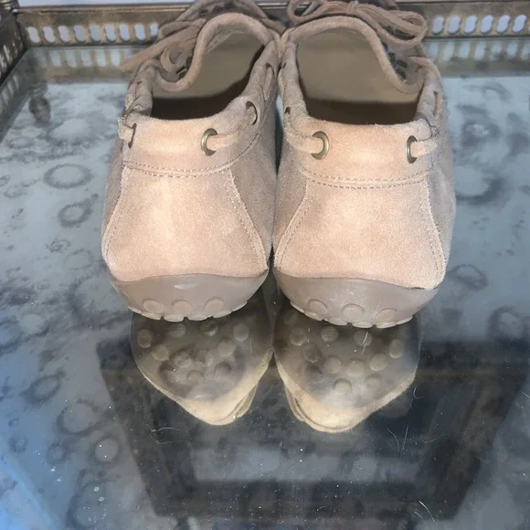 VAN ELI Shoes Womens 6  Tan Suede Bronze Studded Top Moccasin Driving‎ Loafers - Picture 6 of 7